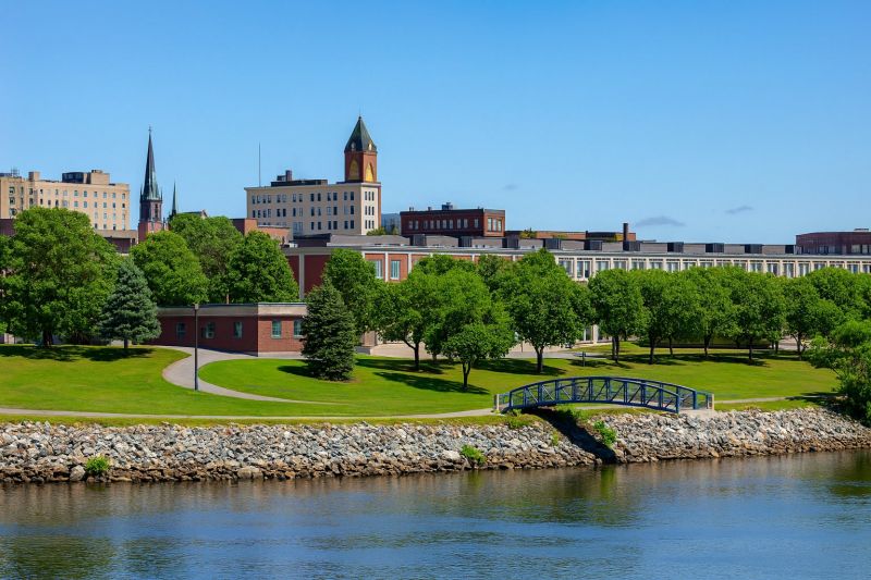 Auburn, ME